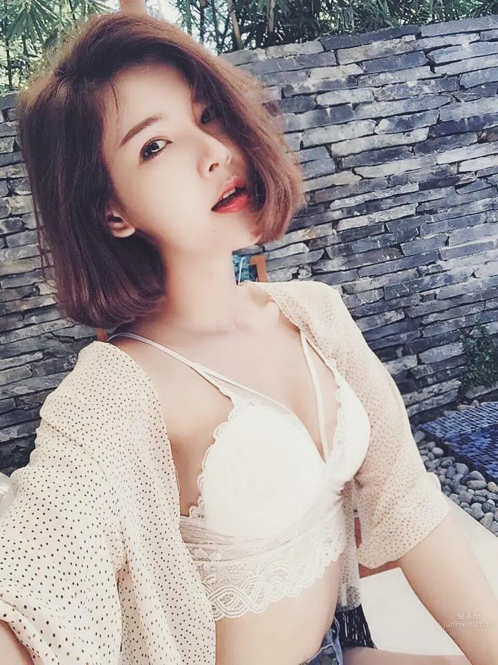 越南正妹Bùi Ngọc 混血五官精緻而脫俗 5