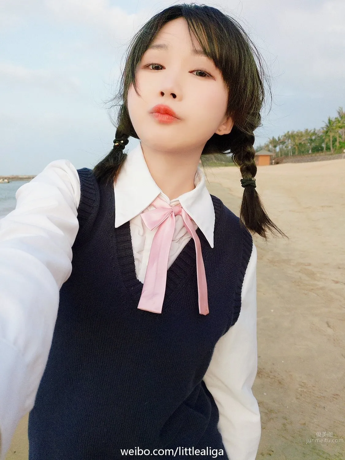 搞怪女孩矮樂多Aliga 突破次元之壁的coser 23