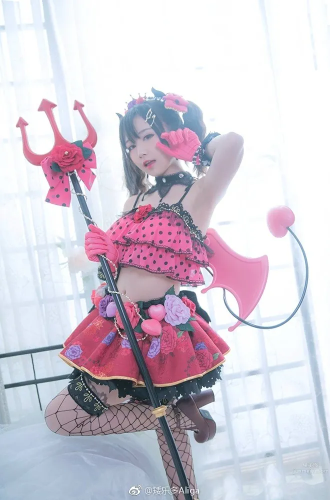 搞怪女孩矮樂多Aliga 突破次元之壁的coser 12