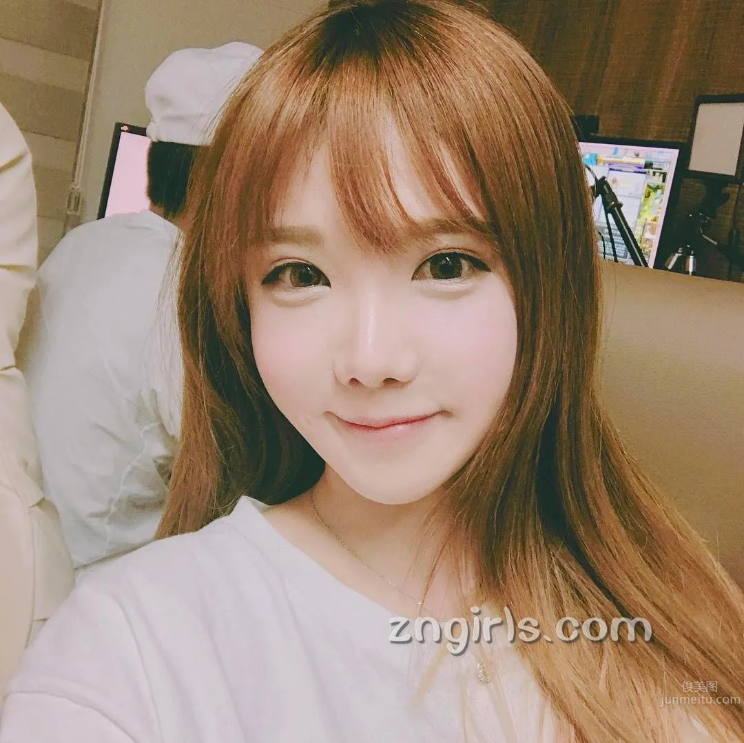 韓國蘿莉料理家素珍 傾心于各種美食小吃 13