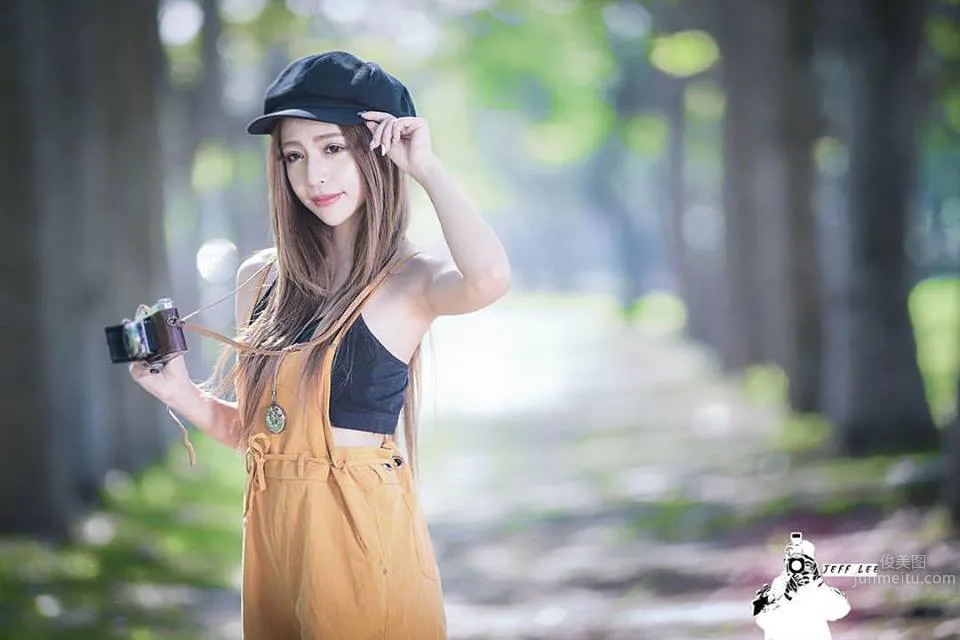 「觸覺系」正妹陳予Fairy 厭世臉外拍女神私房照 28