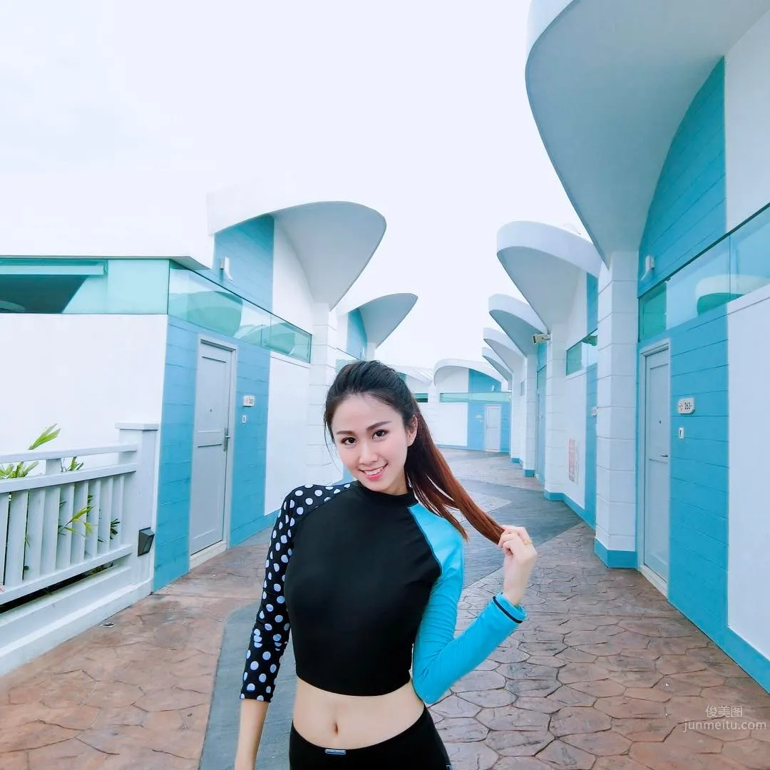 大馬正妹Christine Pang沙灘拍美照 23