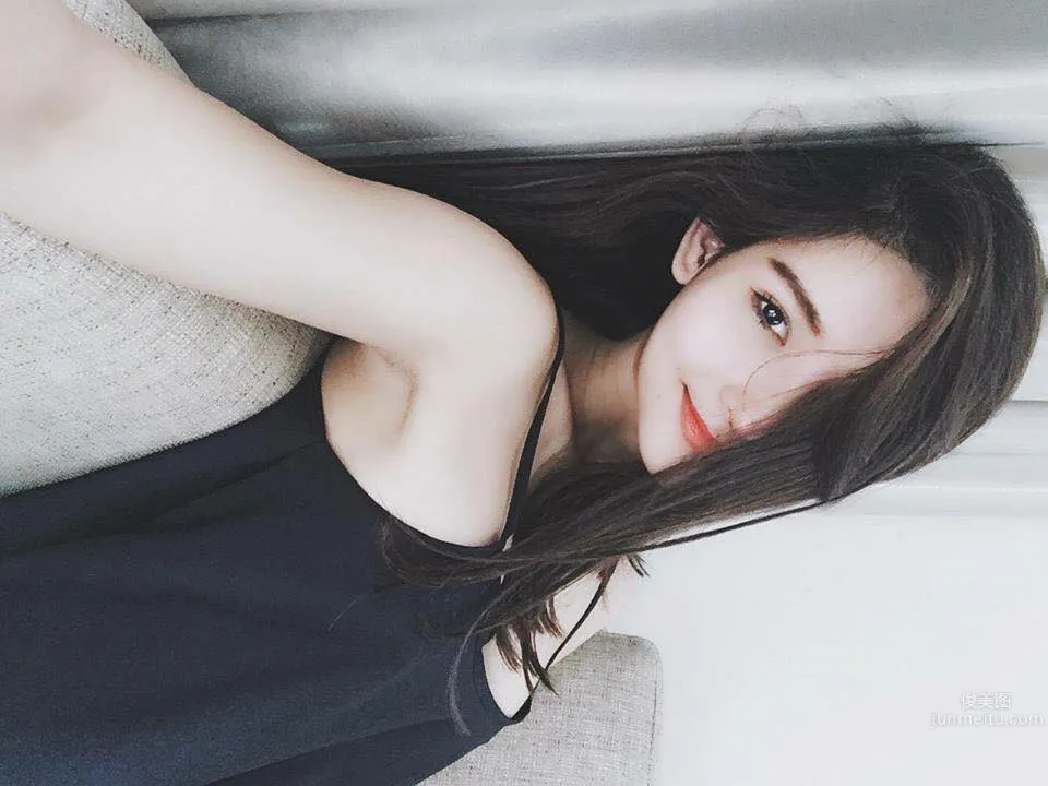 越南正妹Bùi Ngọc 混血五官精緻而脫俗 23