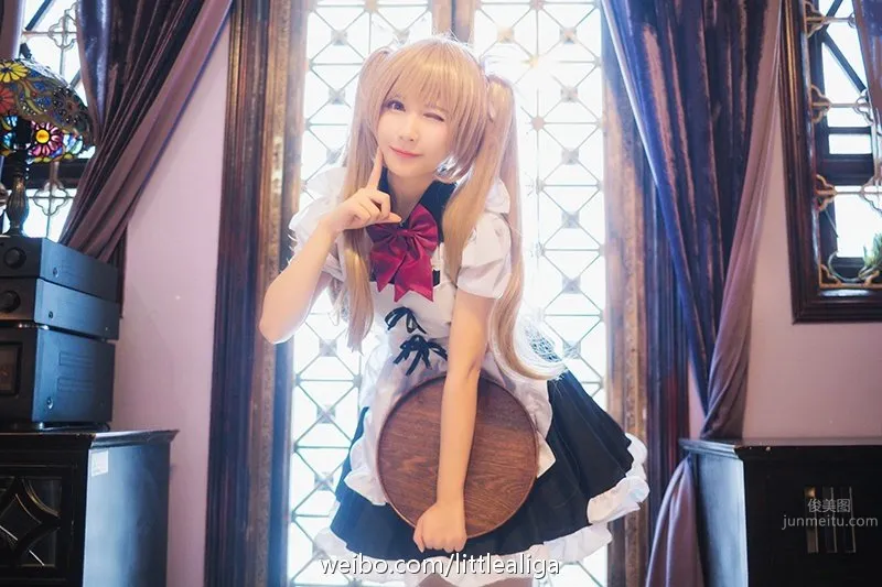 搞怪女孩矮樂多Aliga 突破次元之壁的coser 32