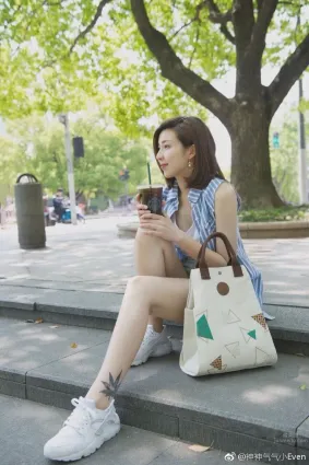 溫柔女孩顧伊雯 時尚微博寫真