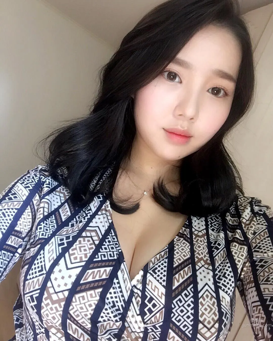 韓國萌妹이유민 完全保不住的好身材 18