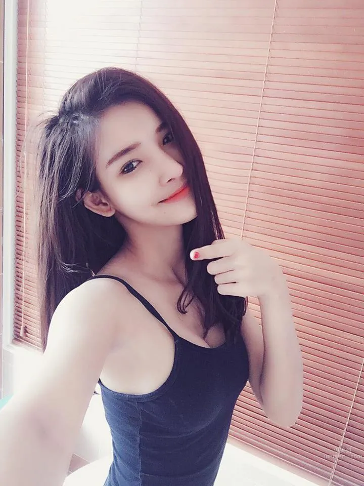越南正妹Bùi Ngọc 混血五官精緻而脫俗 14
