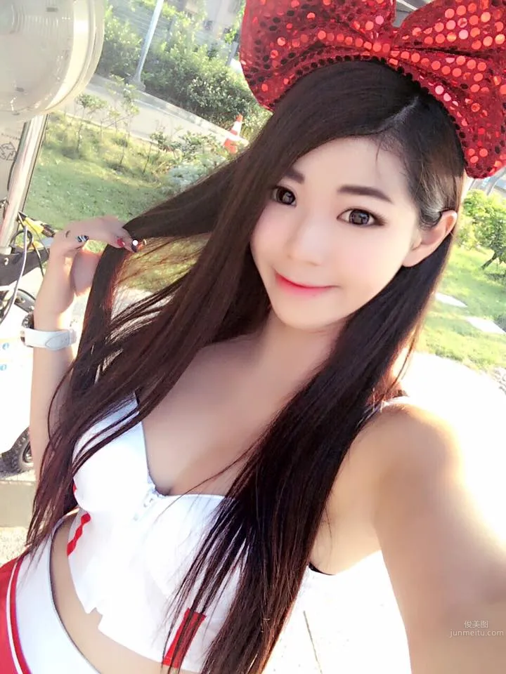 人氣SG正妹邱冰冰 場内場外的白皙美人 3