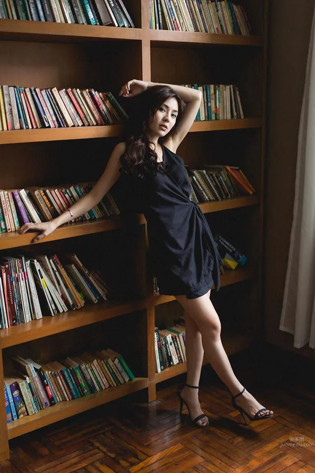 泰國女神Tadshanok Chulanond家居唯美系寫真 14