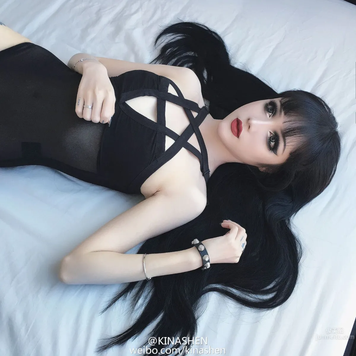 東方妹子Kina Shen 獨特的黑暗系芭比 19