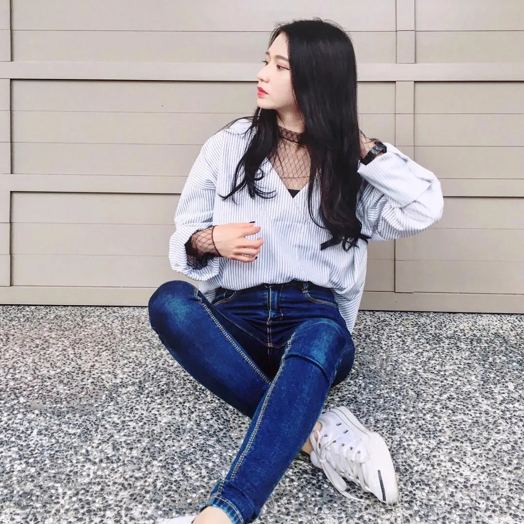 超萌清純正妹許紋毓 無辜迷人笑容最吸睛 13