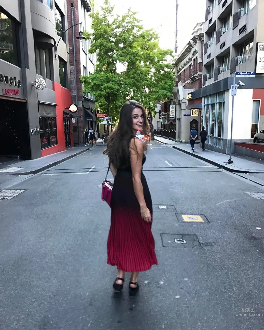 澳希混血Perrie Kap 觀賞度甚高的美圖 12