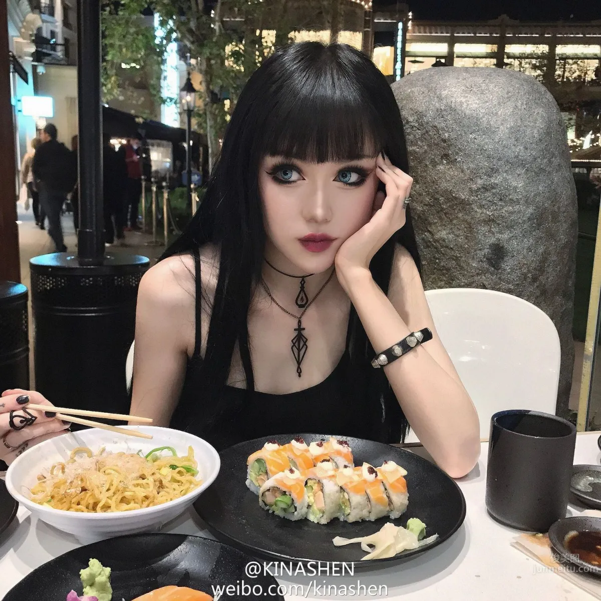 東方妹子Kina Shen 獨特的黑暗系芭比 10