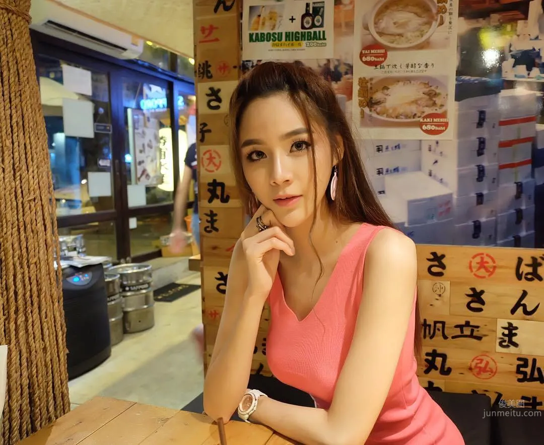夏天好熱！泰國清新正妹Damiya Dada露蜜大腿+深V 10