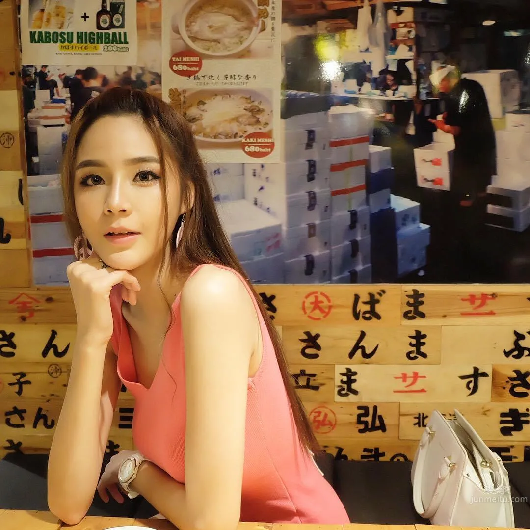 夏天好熱！泰國清新正妹Damiya Dada露蜜大腿+深V 13