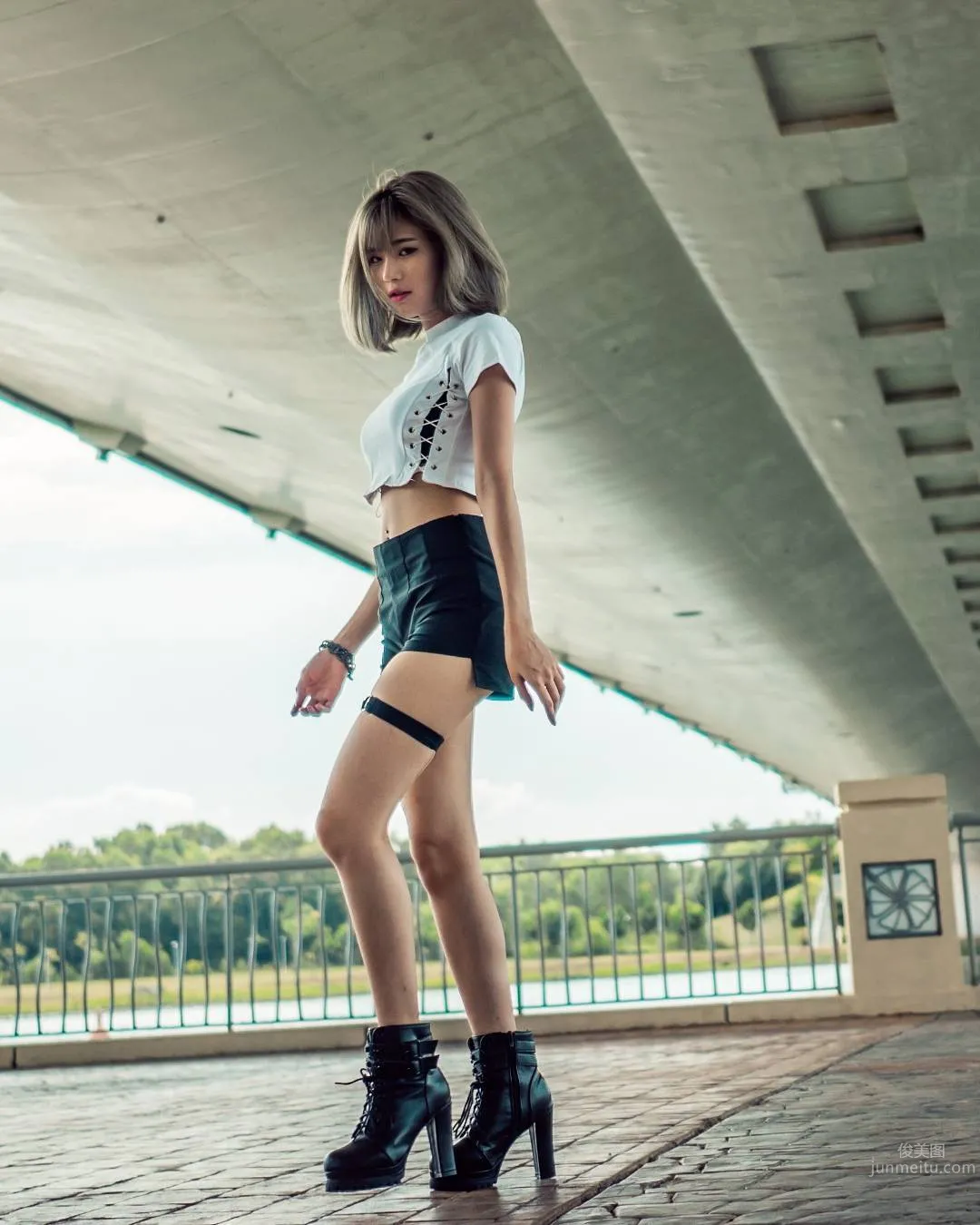 大馬蘿莉Sylvia Tan 小隻馬也有好身材 42