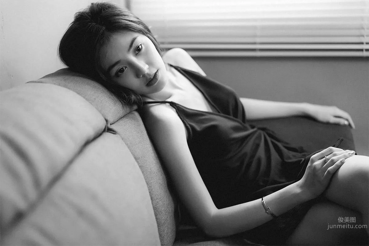 泰国女神Tadshanok Chulanond家居唯美系写真_24