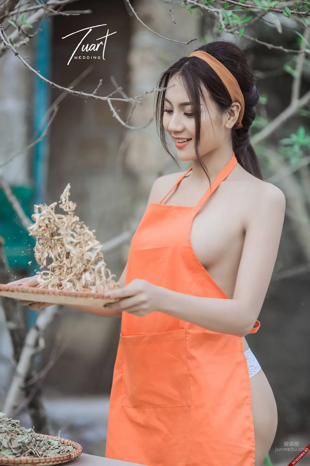越南鄉村性感姐妹花 湖光春色救溺水少年- 下篇 32