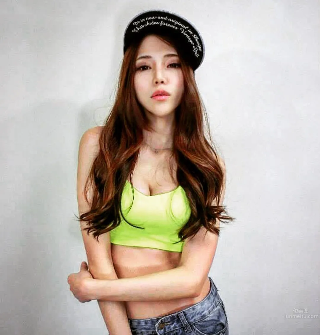 實踐大學正妹Candy Liu 亮麗氣質姣好身材 35