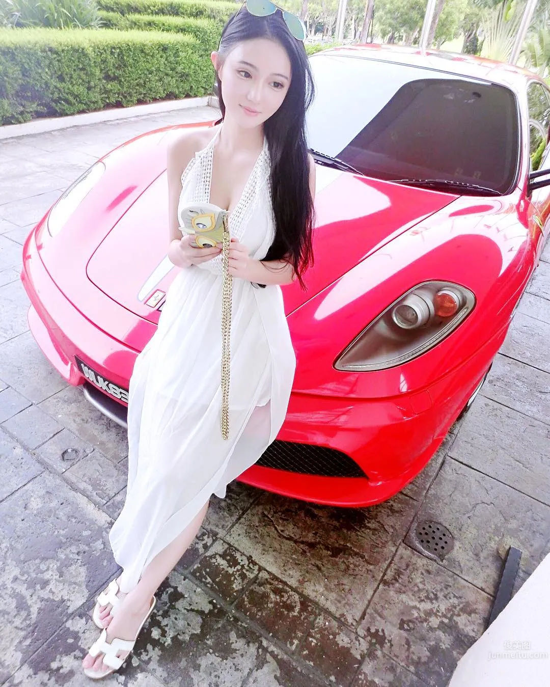 爆炸級的好身材！妹子「雷娜」成為海邊最美風景 12