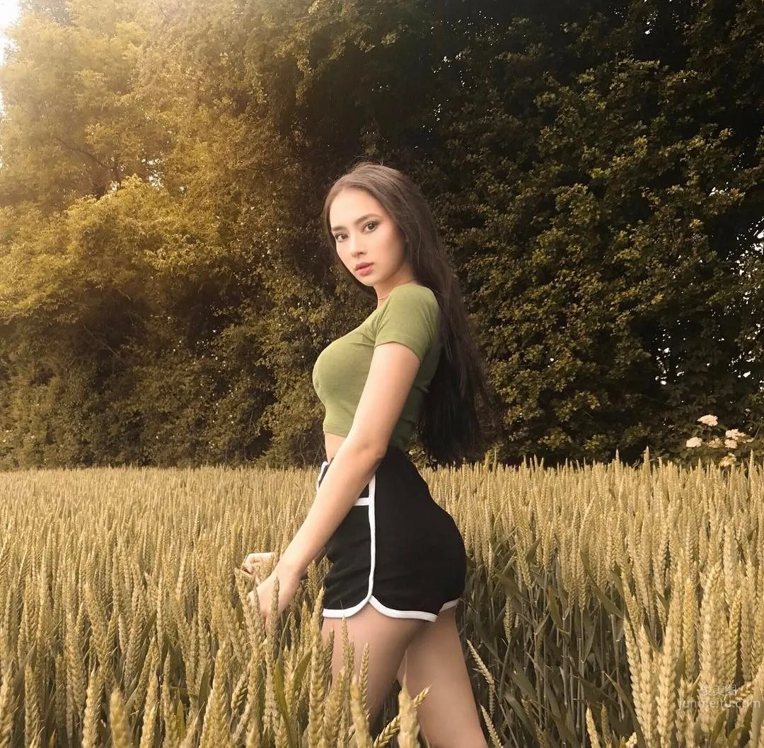 泰美人Luna Ploy 性感比基尼完美曲線 21