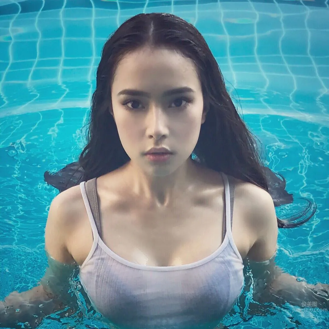 泰美人Luna Ploy 性感比基尼完美曲線 13