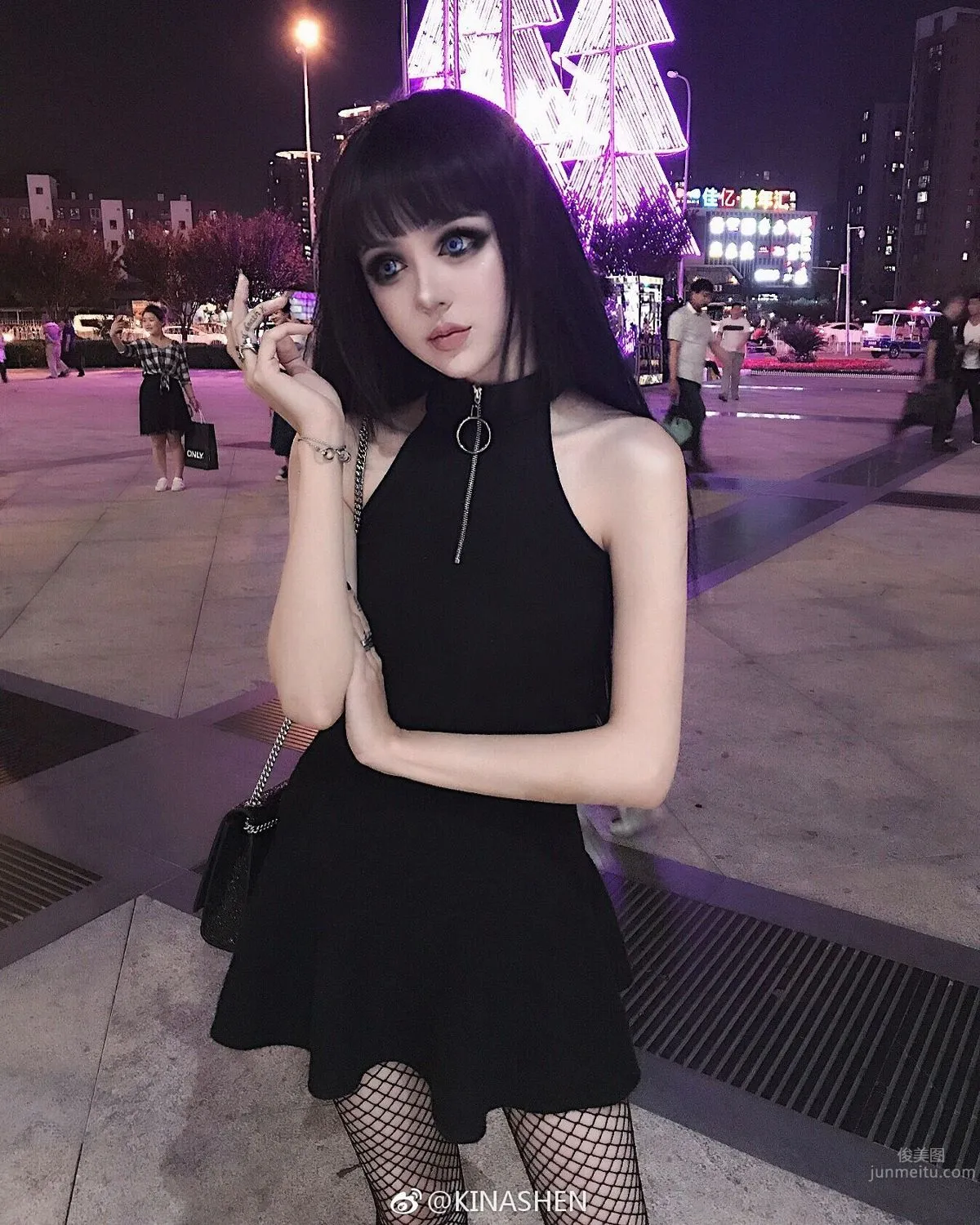 東方妹子Kina Shen 獨特的黑暗系芭比 7