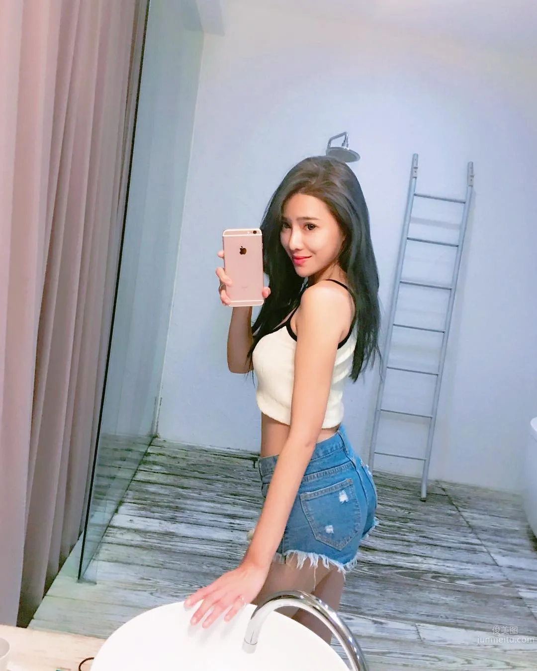 實踐大學正妹Candy Liu 亮麗氣質姣好身材 15