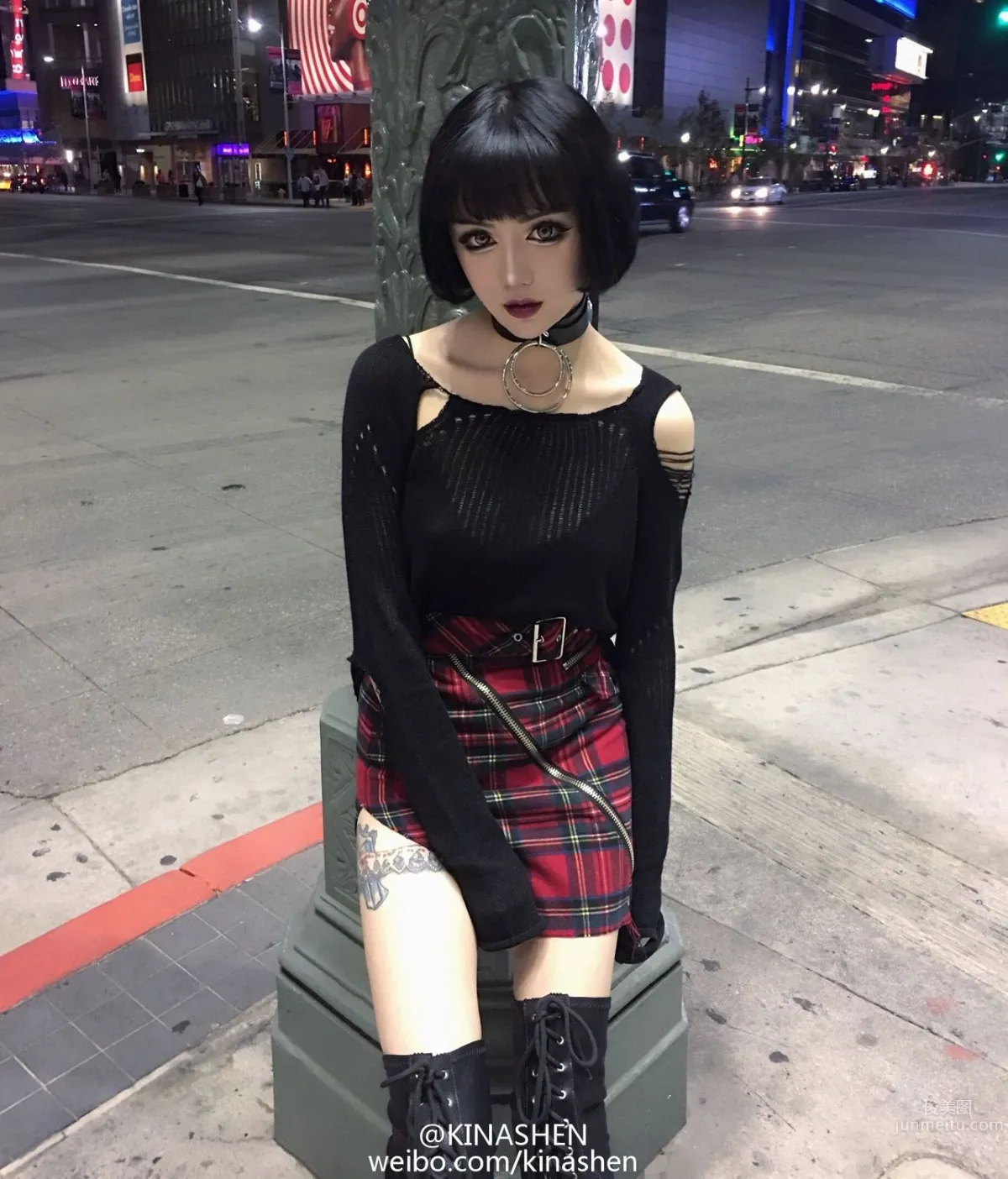 東方妹子Kina Shen 獨特的黑暗系芭比 23