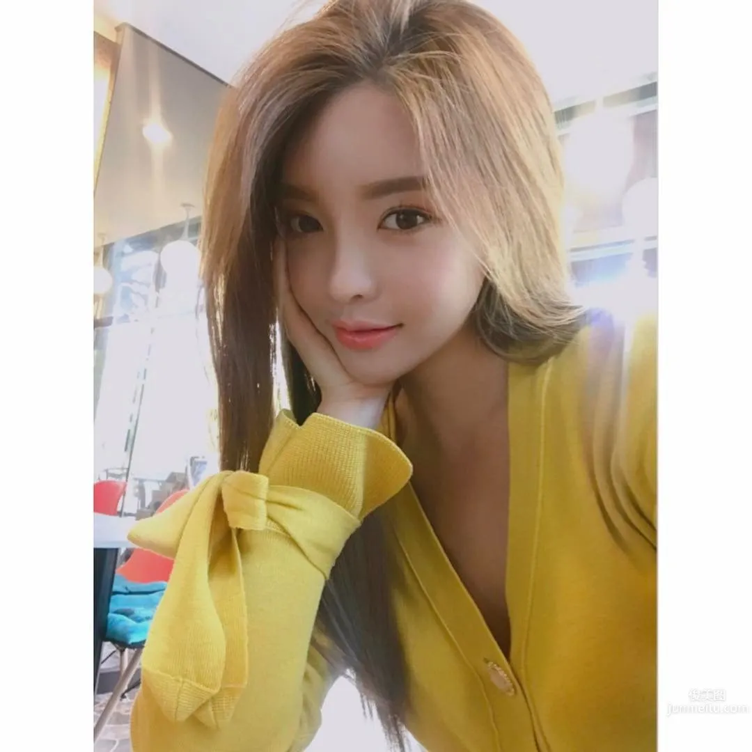 韓國大眼模特진희 蘿莉臉蛋姣好身材 24