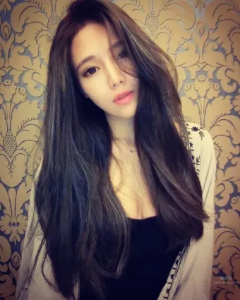 實踐大學正妹Candy Liu 亮麗氣質姣好身材