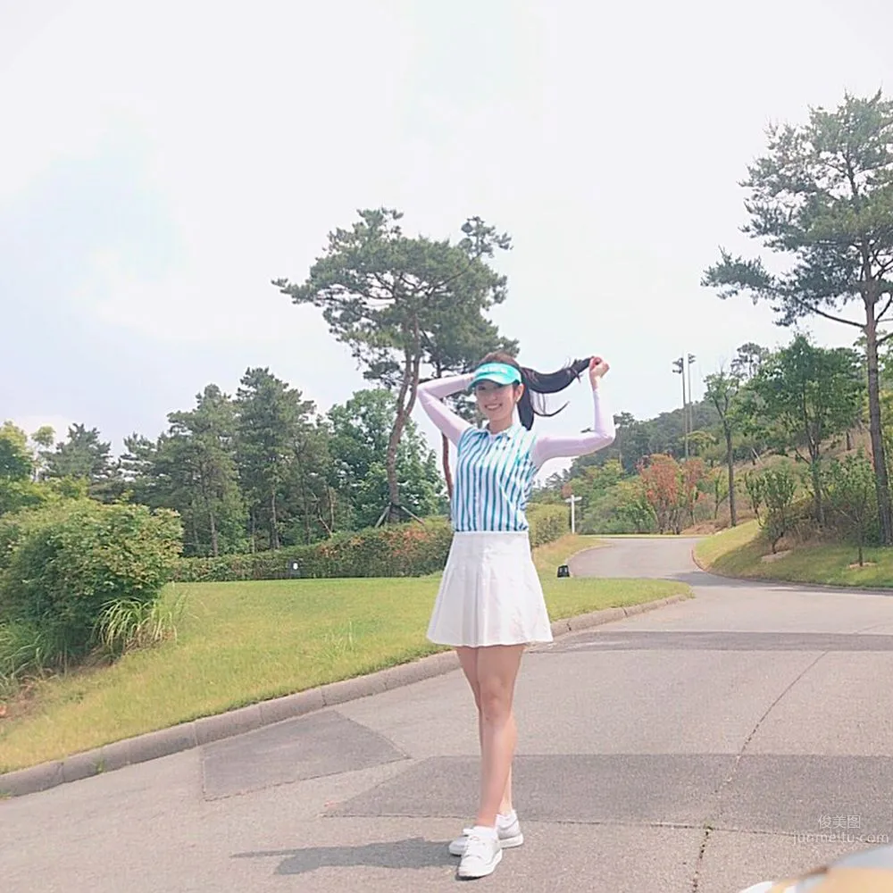 體育美女播報員鄭珠姬 氣質高雅身材高挑 16