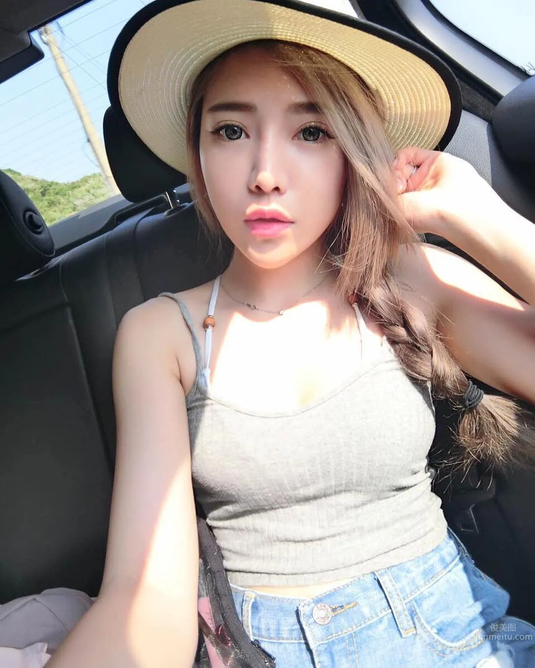 實踐大學正妹Candy Liu 亮麗氣質姣好身材 9