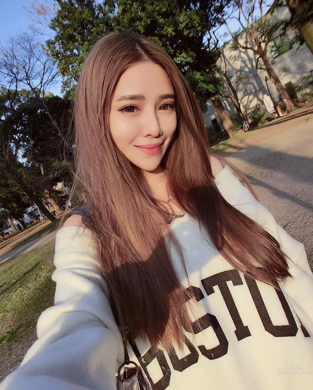 實踐大學正妹Candy Liu 亮麗氣質姣好身材 2