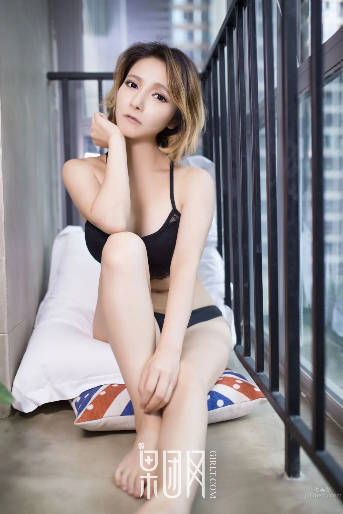 日本女老師！純正“日”式内衣誘惑 40