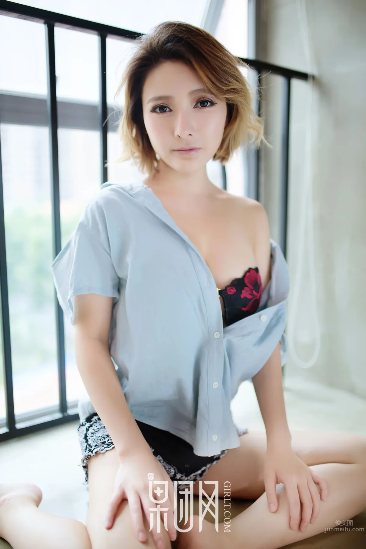 日本女老師！純正“日”式内衣誘惑 16
