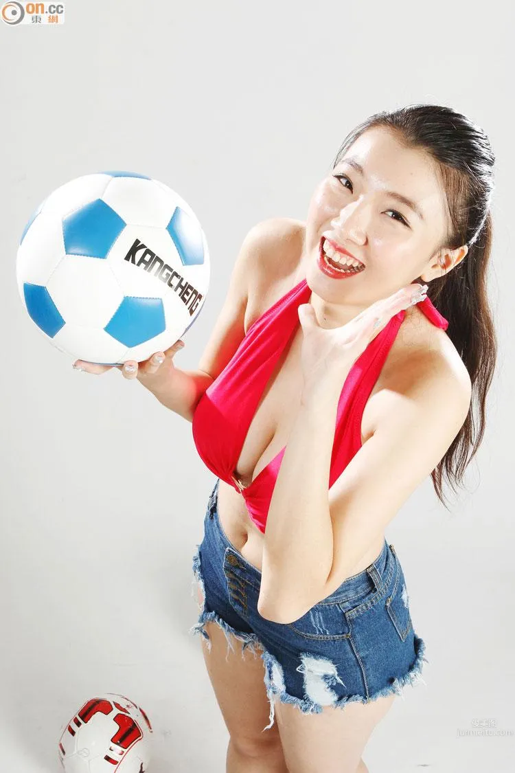 香港34G嫩模麥紫莉 性感比基尼大放送 8