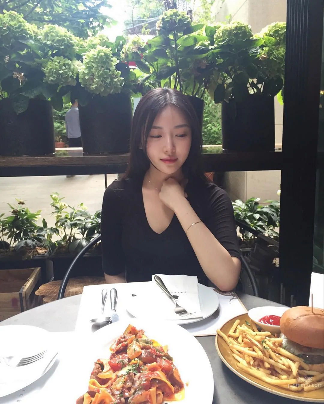 韓國健身正妹Kang Su一出場讓全健身房都傻了 36