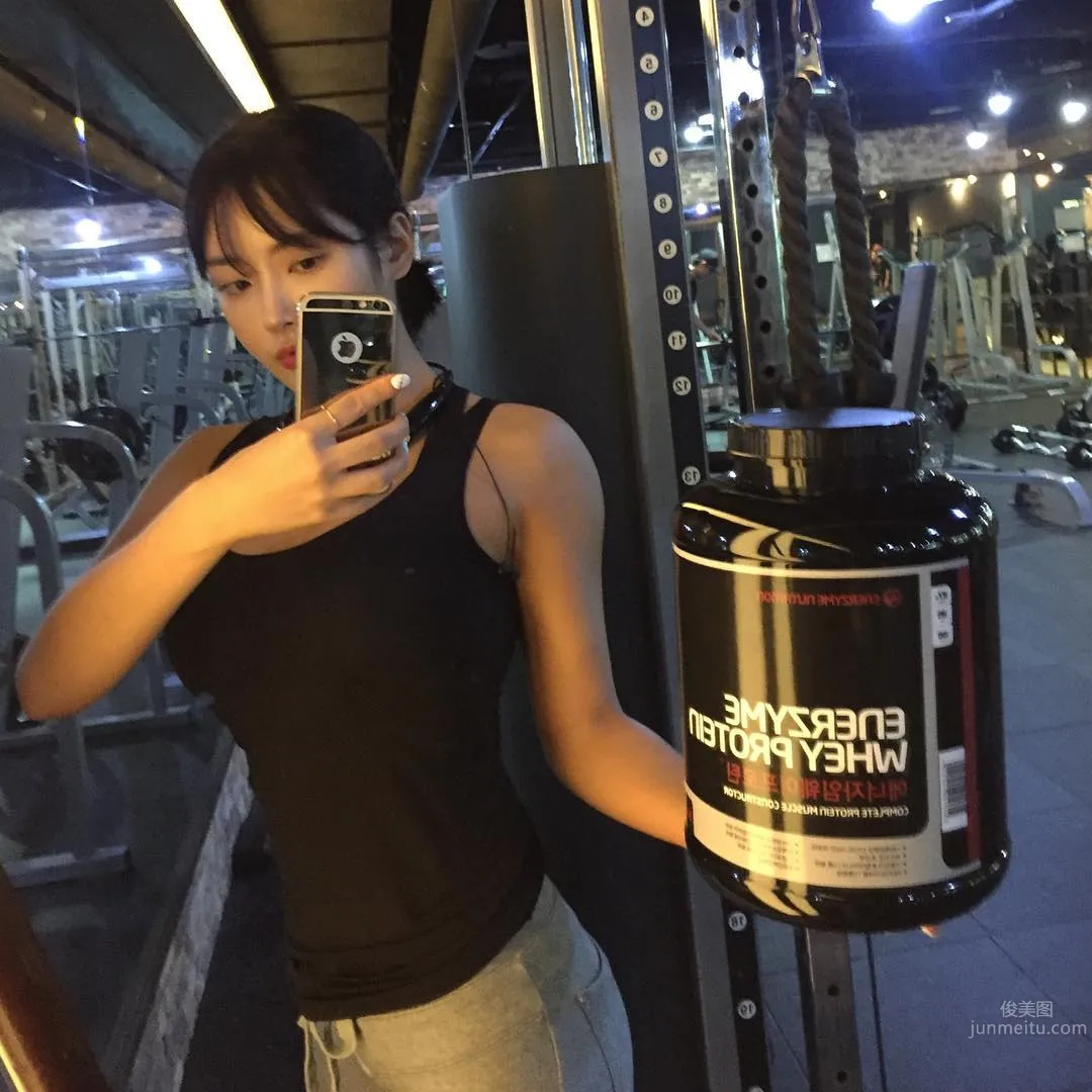韓國健身正妹Kang Su一出場讓全健身房都傻了 33