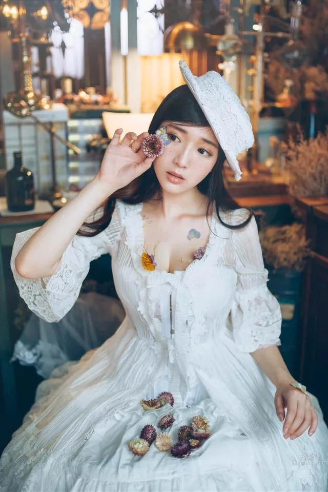 台灣正妹謝薇安Vivian 最養眼人妻私房照 15