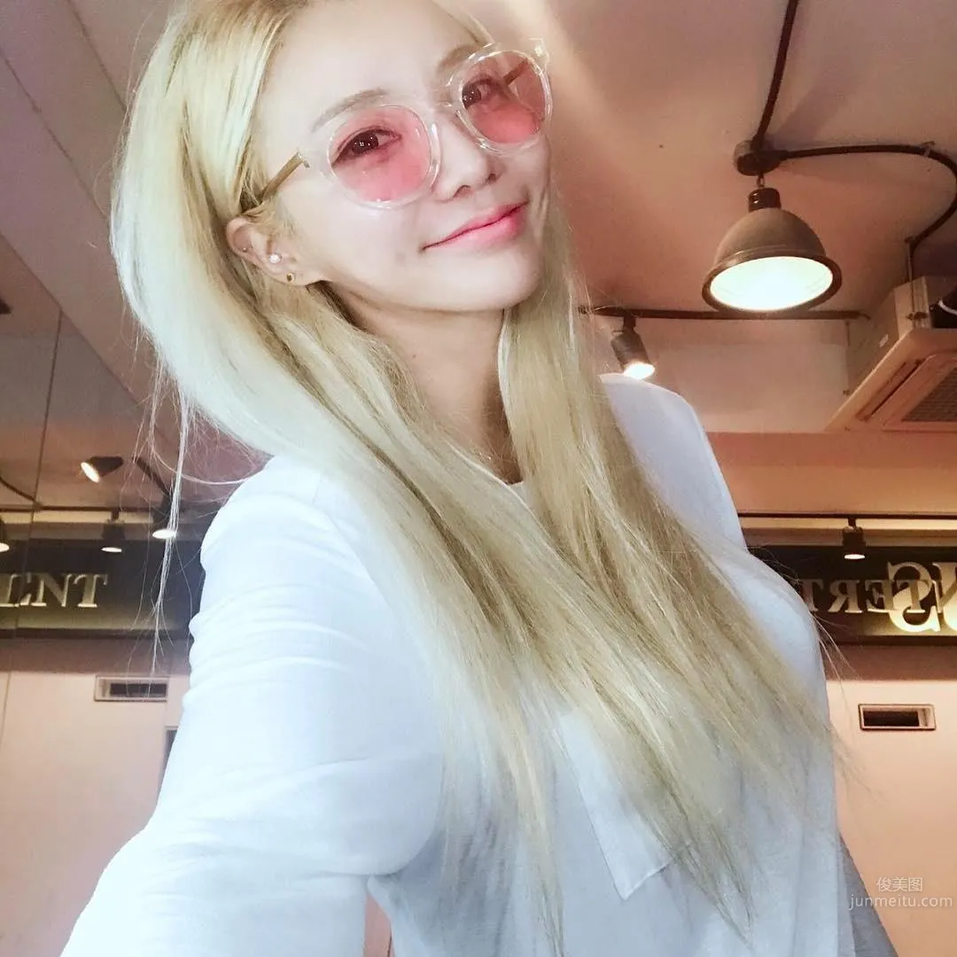 韓國舉牌女郎Lee Bom Yi非主流私房照 15