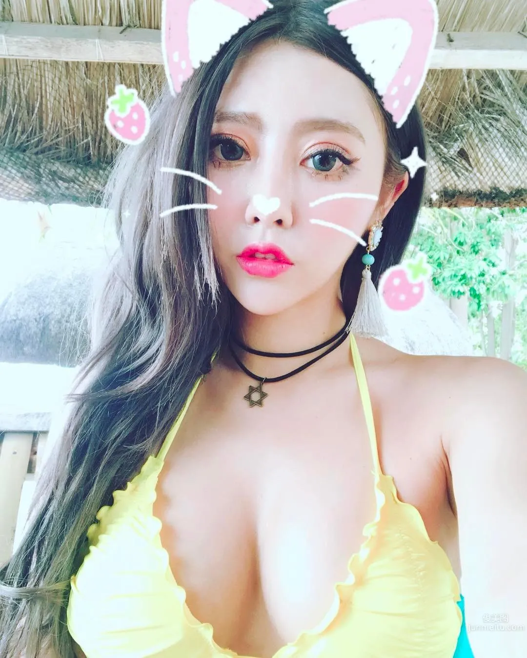 迷幻妖精唐琦琦 美胸馬甲線相得益彰 15