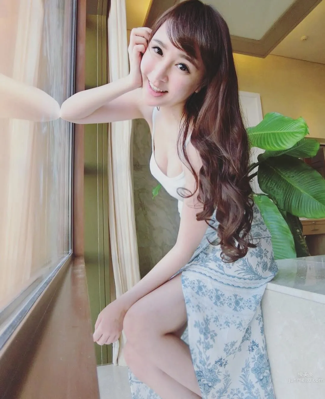 大马正妹Caster Ng 蚂蚁腰展现模特儿完美身材_3
