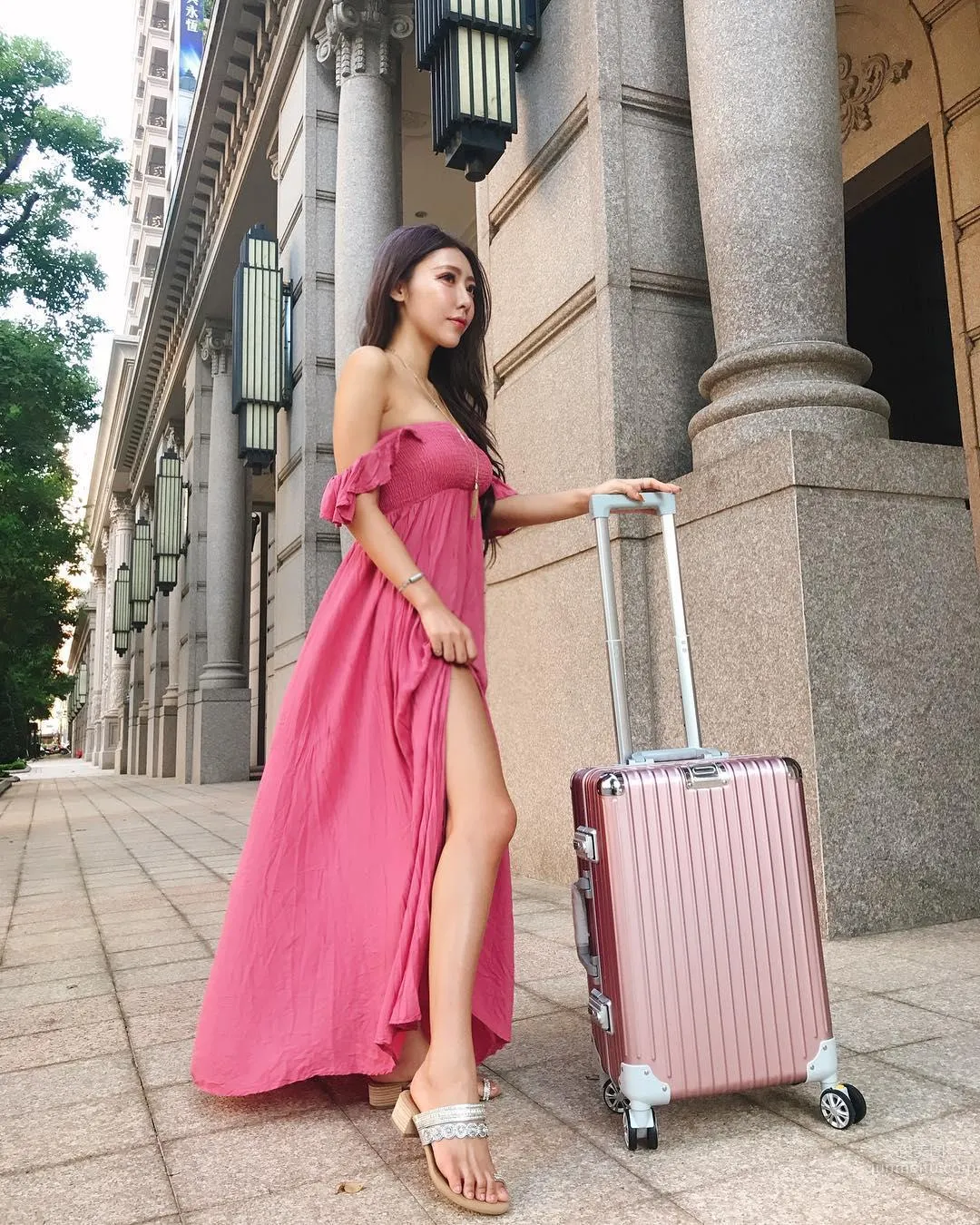 迷幻妖精唐琦琦 美胸馬甲線相得益彰 28