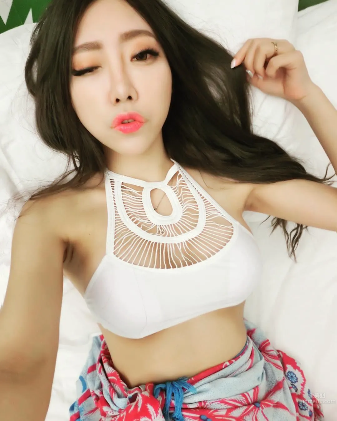 迷幻妖精唐琦琦 美胸馬甲線相得益彰 2