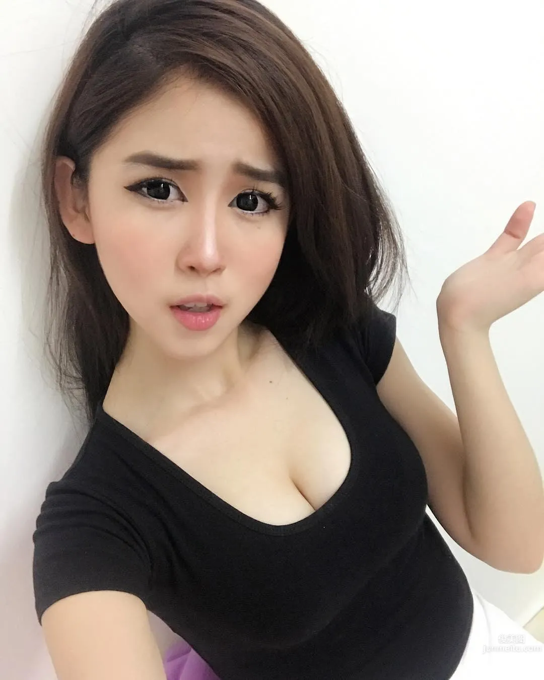 大馬柔佛正妹李佳麗 明星般氣質事業線深不見底 6
