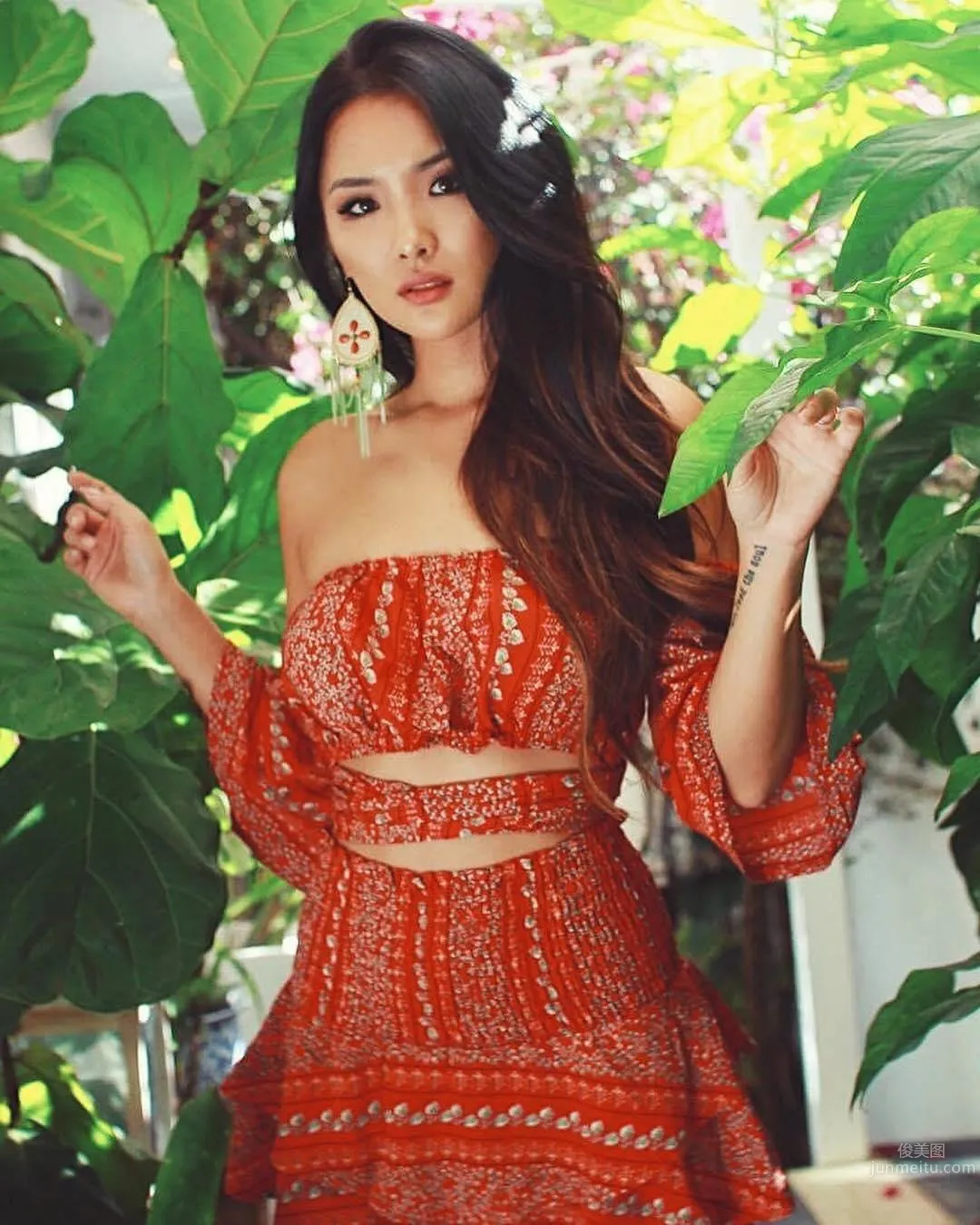 韓籍辣妹Chailee Son 小麥色皮膚與馬甲線 30
