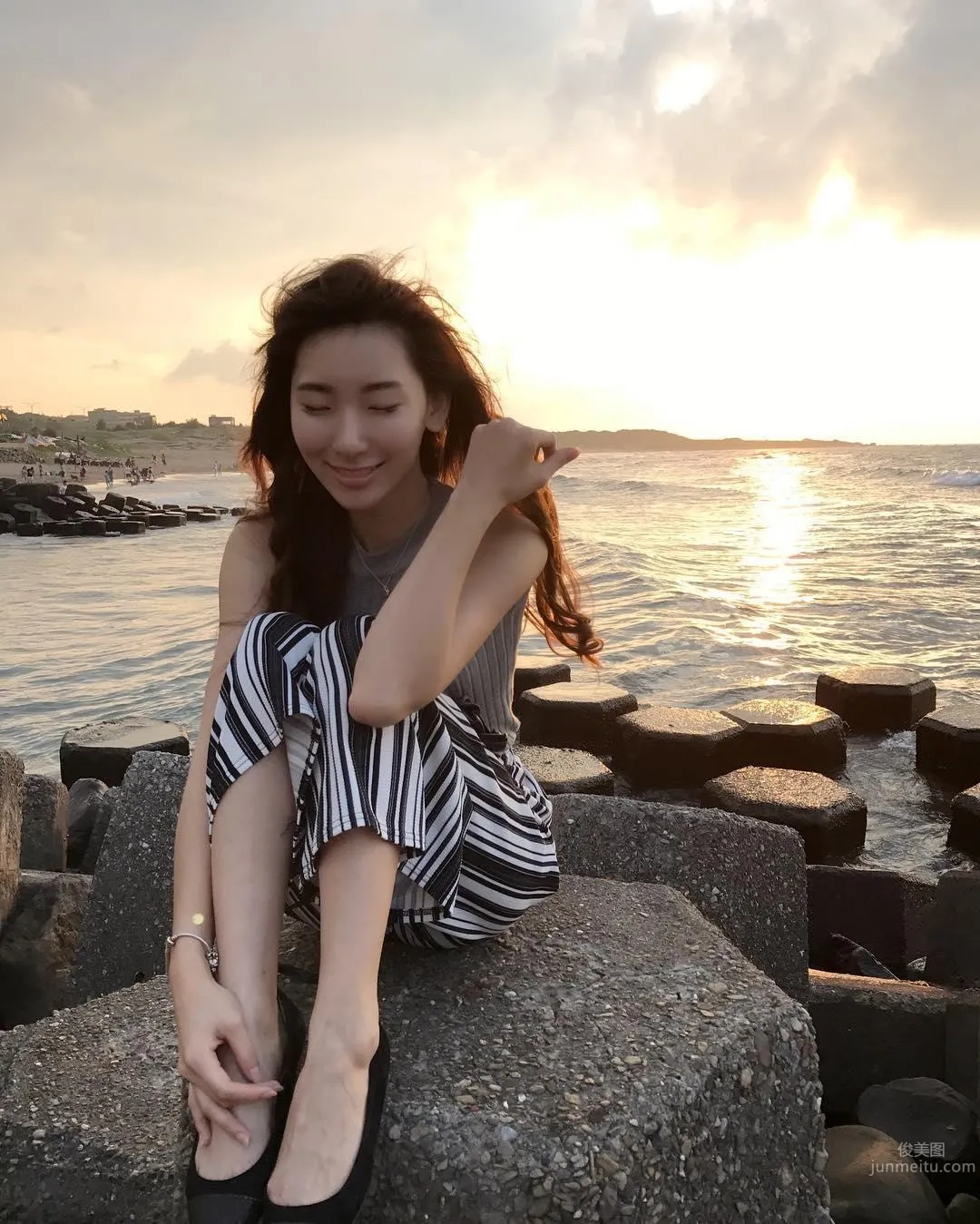台灣模特何玮珍 無雙美腿私房照 9