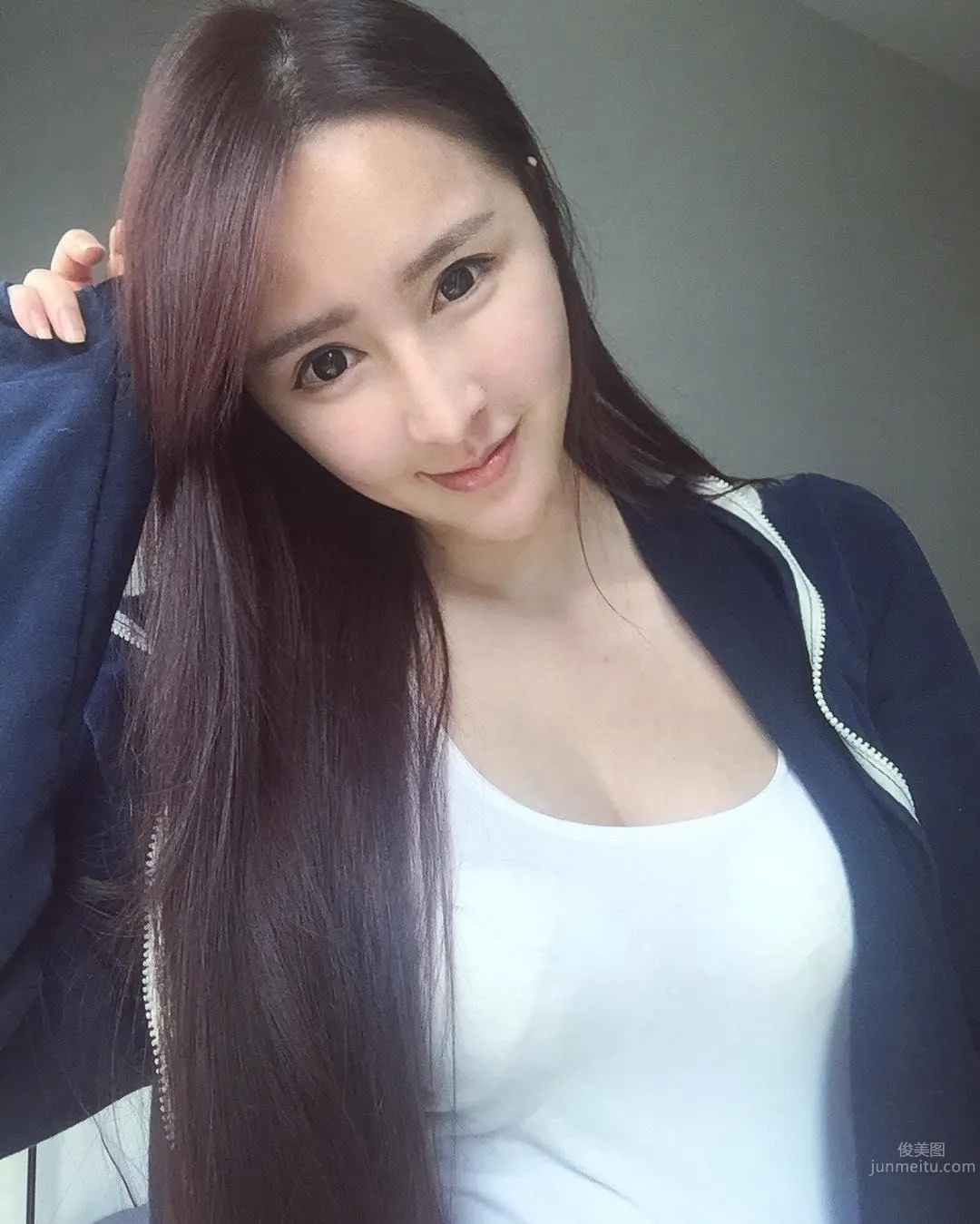 大马正妹Caster Ng 蚂蚁腰展现模特儿完美身材_8