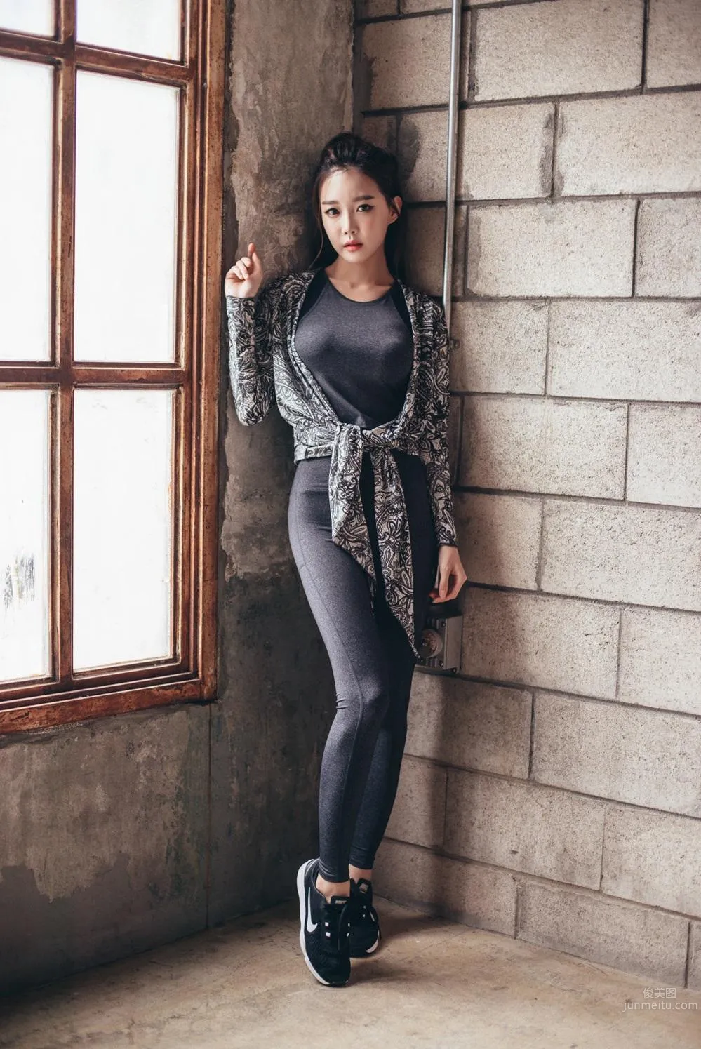 Yoon Ae Ji- 香汗淋漓的運動型寫真 35